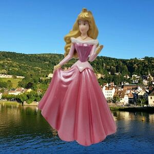 Disney Sleeping Beauty Pink Dress Aurora Toy Figure